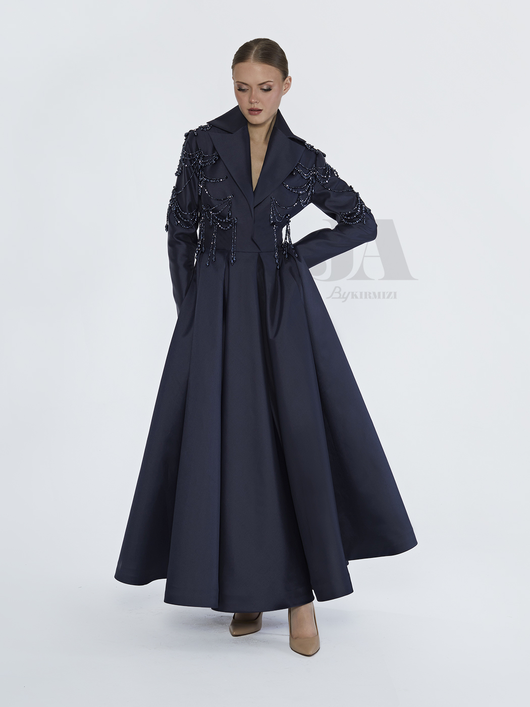 KRİSTAL SARKAÇLI ELBİSE