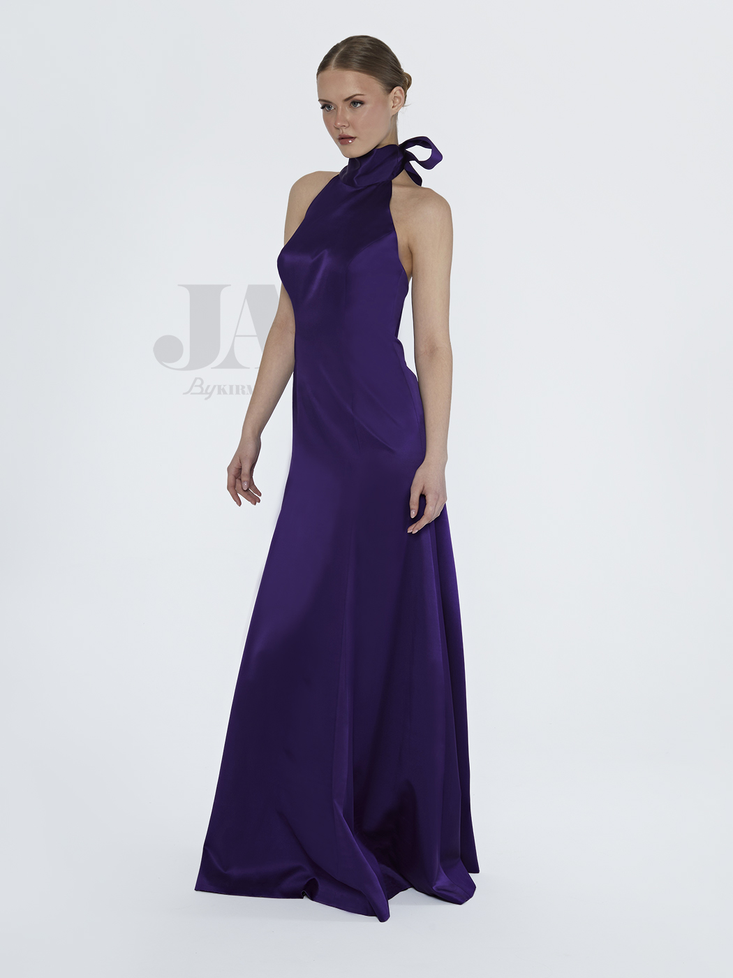 SIRT DEKOLTELİ MOR ELBİSE